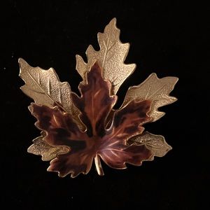 Fall leaf brooch